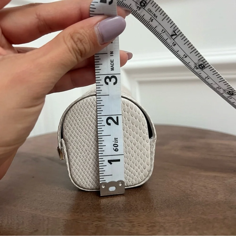 JIMMY CHOO -Sunglass Case - Picture 8 of 9